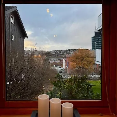 Mye For Pengene, Sentralt I Narvik! Apartment